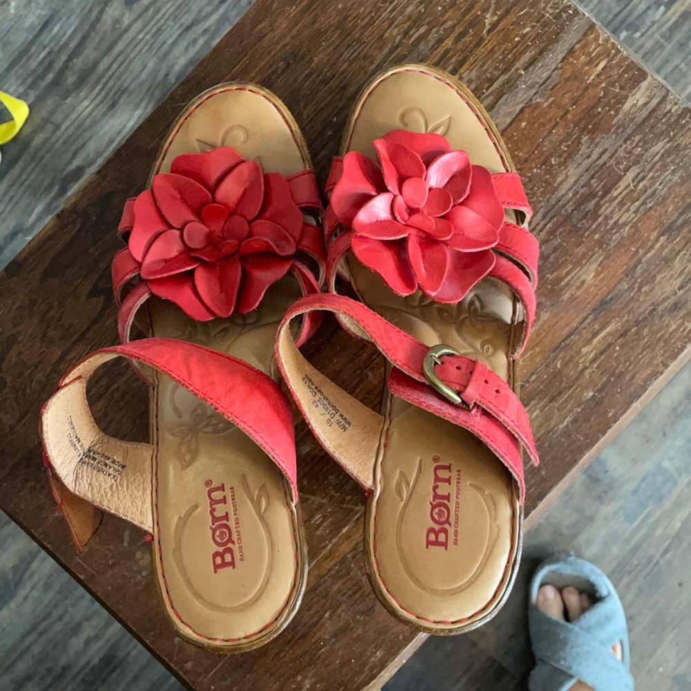 Born red flower sandals size 10